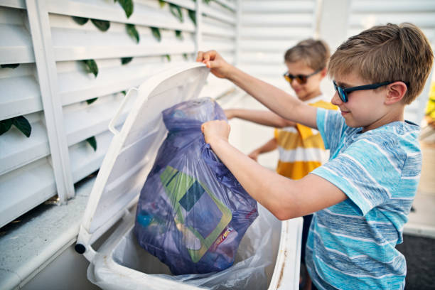 Best Construction Debris Removal  in Woodburn, VA